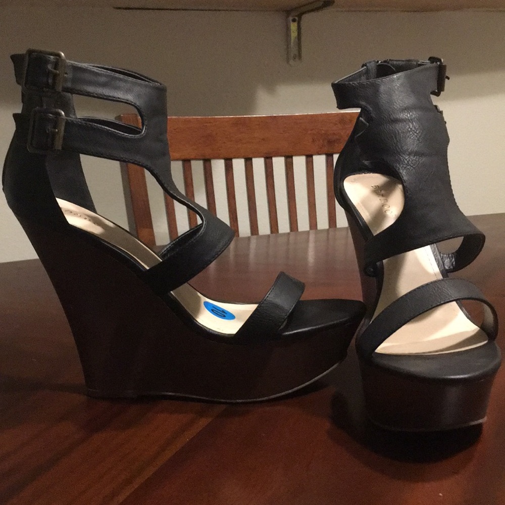 Black Wedges